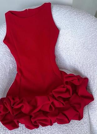 Сукня жіноча з воланами