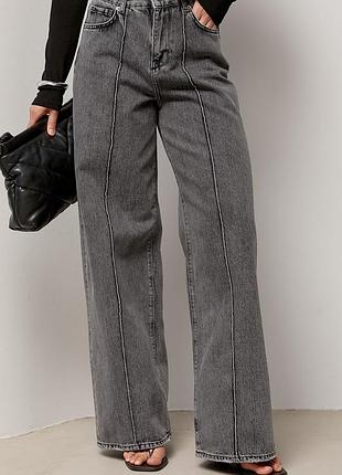 Широкі прямі джинси з декоративними швами