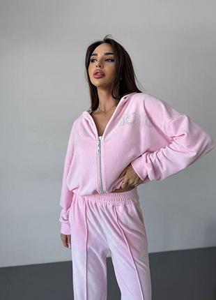 Костюм жіночий