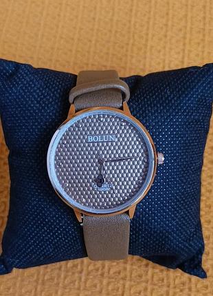 Часы наручный кварцевый bolun. разбрродаж!