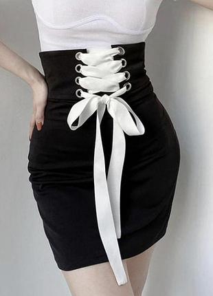 Чорна спідниця