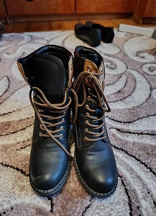 Ботинки осень,весная.кожани.размер 38 на 24,5.цена 250 грн.