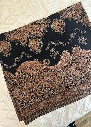 Женский шарф широкий