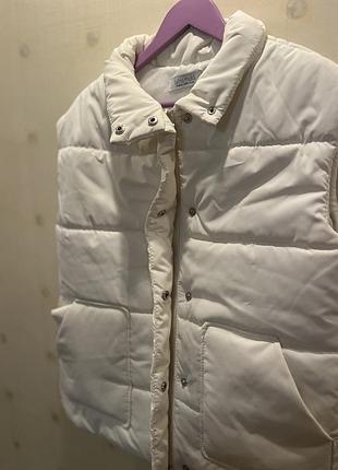Жилет белый ,размер м