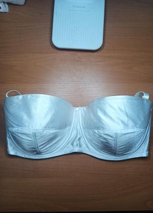 Білий бюстгальтер‑балконет