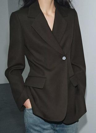 Новий приталений блейзер zara limited edition