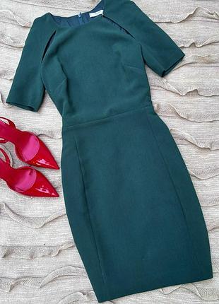 Новое силуэтное платье миди длины