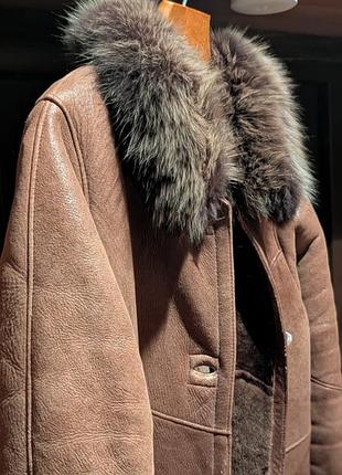 Женская коричневая дублёнка из натуральной овчины с меховым воротником и капюшоном