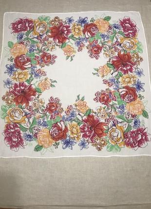 Воздушный платок в цветочный принт5 фото