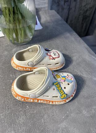 Крокси на дівчинку