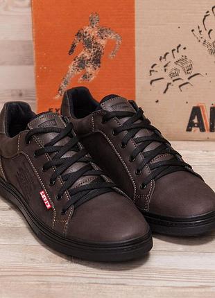 Чоловічі шкіряні кросівки levis mustang leather brown коричневі 40,43,45рр