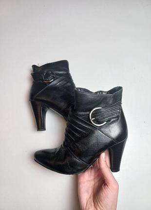 Черевики жіночі чорні шкіра 36