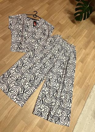 Костюм брючний, розмір 54