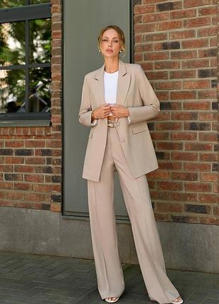 Розкішний костюм