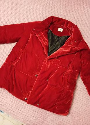 Тепла куртка.