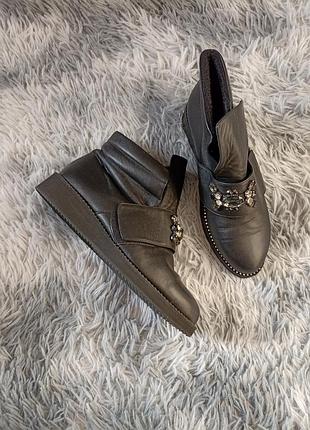 Сапожки деми с камушками