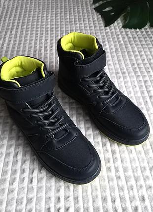 Демисезонные высокие кеды