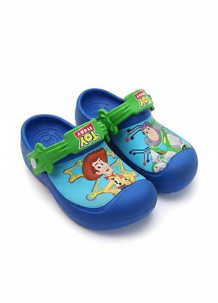 Крокси шльопанці на хлопчика 25 розмір