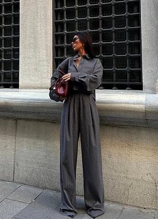 Жіночий костюм класичний