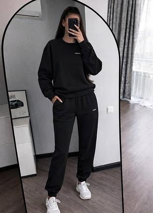 Костюм жіночий