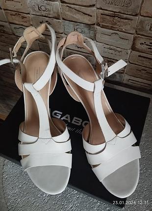 Босоніжки білі жіночі бренд vagabond розмір 40 висота каблука 9 см