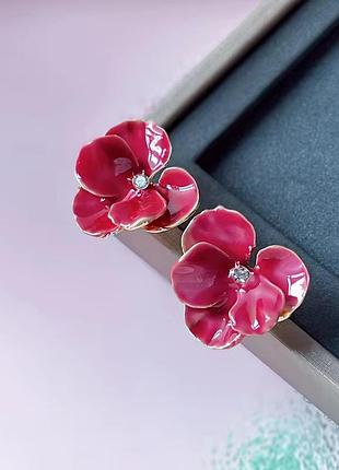Нежные цветочные серьги