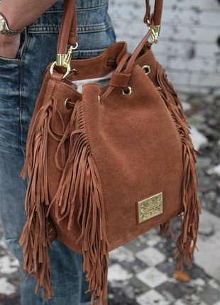 Стильная замшевая витражная сумка с бахромой
