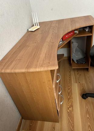 Компʼютерний стіл