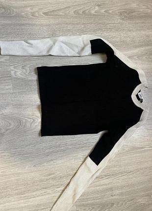 Брендова кофтинка