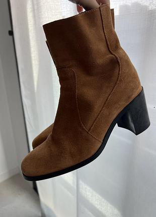 Замшеві коричневі ботильйони ботинки zara чулки 37 каблук