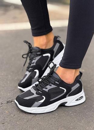 Жіночі кросівки білі з чорним дуже стильні весняні