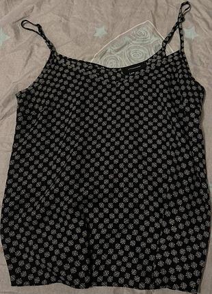 Чорна біла майка