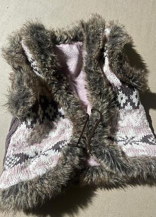 Тепла вʼязана жилетка