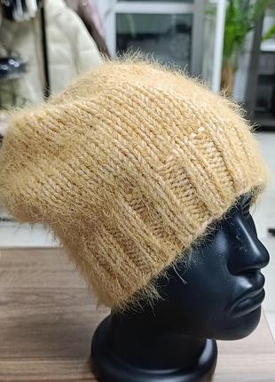 Невероятная мохерная шапочка ручной работы