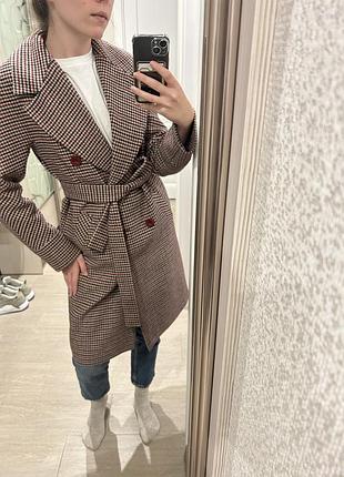 Пальто жіноче демісезонне в клітинку з поясом двобортне міді червоно-бежеве