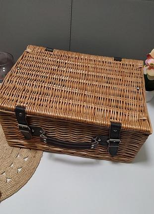 Плетеная двойная корзина с кожаными вставками