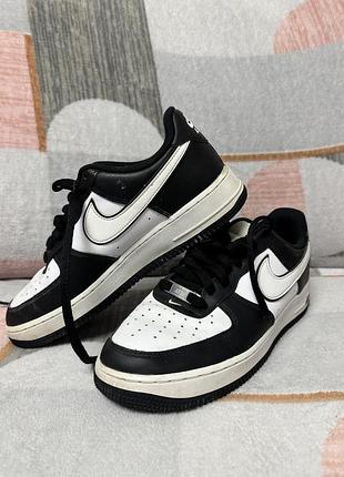 Кросівки жіночі nike air force 1 low чорно-білі класичні на шнурівц