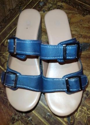 Шльопанці жіночі