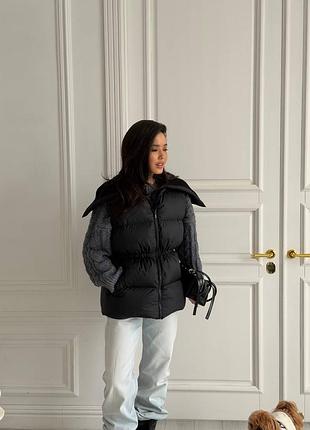 Стильна жіноча жилетка жилет з довʼязом на змійці чорна молочна