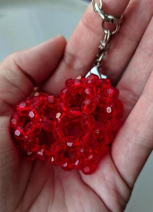 Брелок сердце из граненых бусин. ручная работа.