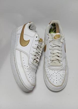 Продам кроссовки nike