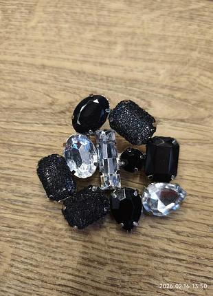 Велика брошка пластик