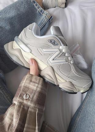Трендові жіночі кросівки new balance 9060 light grey світло-сірі