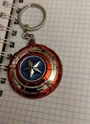 Крупный брелок марвел marvel металл 2