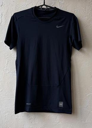 Мужская компрессионная футболка nike pro combat, размер м