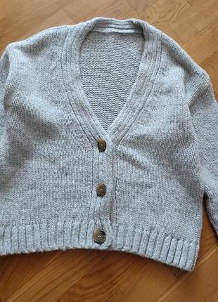 Пуловер на гудзиках