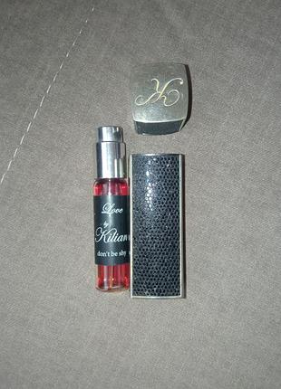 Парфюми love, don't be shy + тревел атомайзер kilian black glitter travel spraу