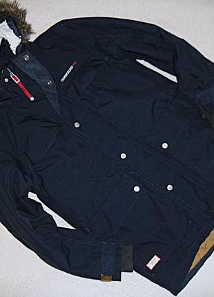 Тепла куртка didriksons на  12-13 років. зріст 160 см.