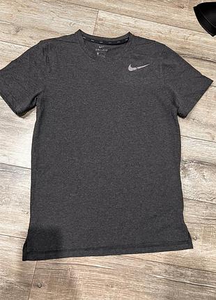 Футболка nike, спортивна , для тренування