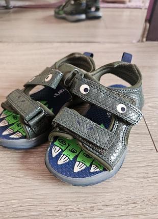 Босоніжки carter's